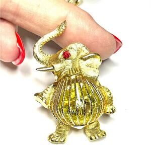 Vintage Brooch Elephant Glass Belly High End Estate Vtg animal Jewelry Pin AU09